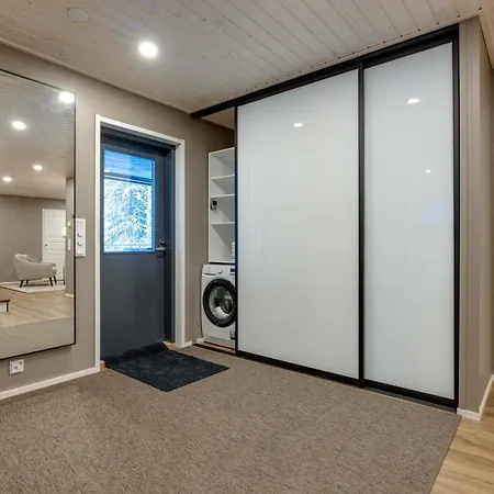 Luxury Hillside Villa *